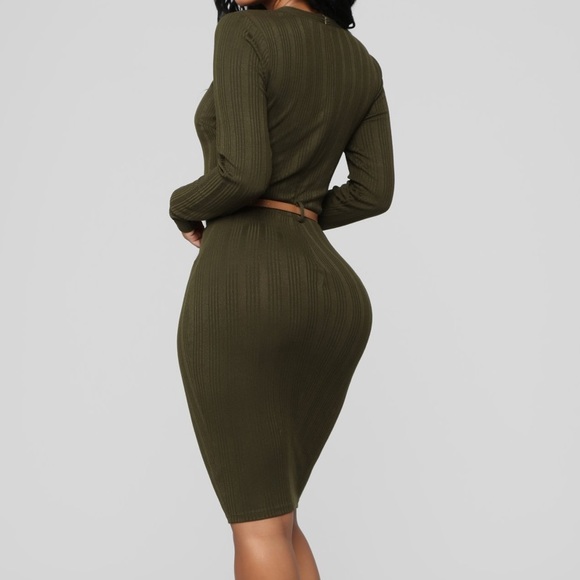 Long Sleeve Belted Midi Dress - Picture 3 of 4